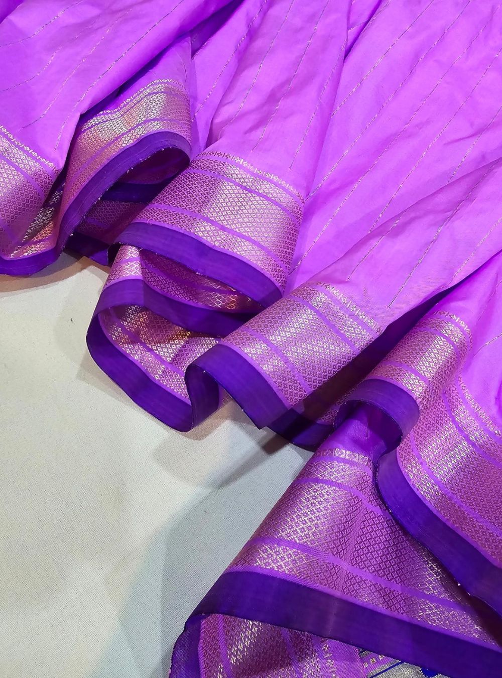 Lavender Asawali Charm: Framed with Baro Punja Grace