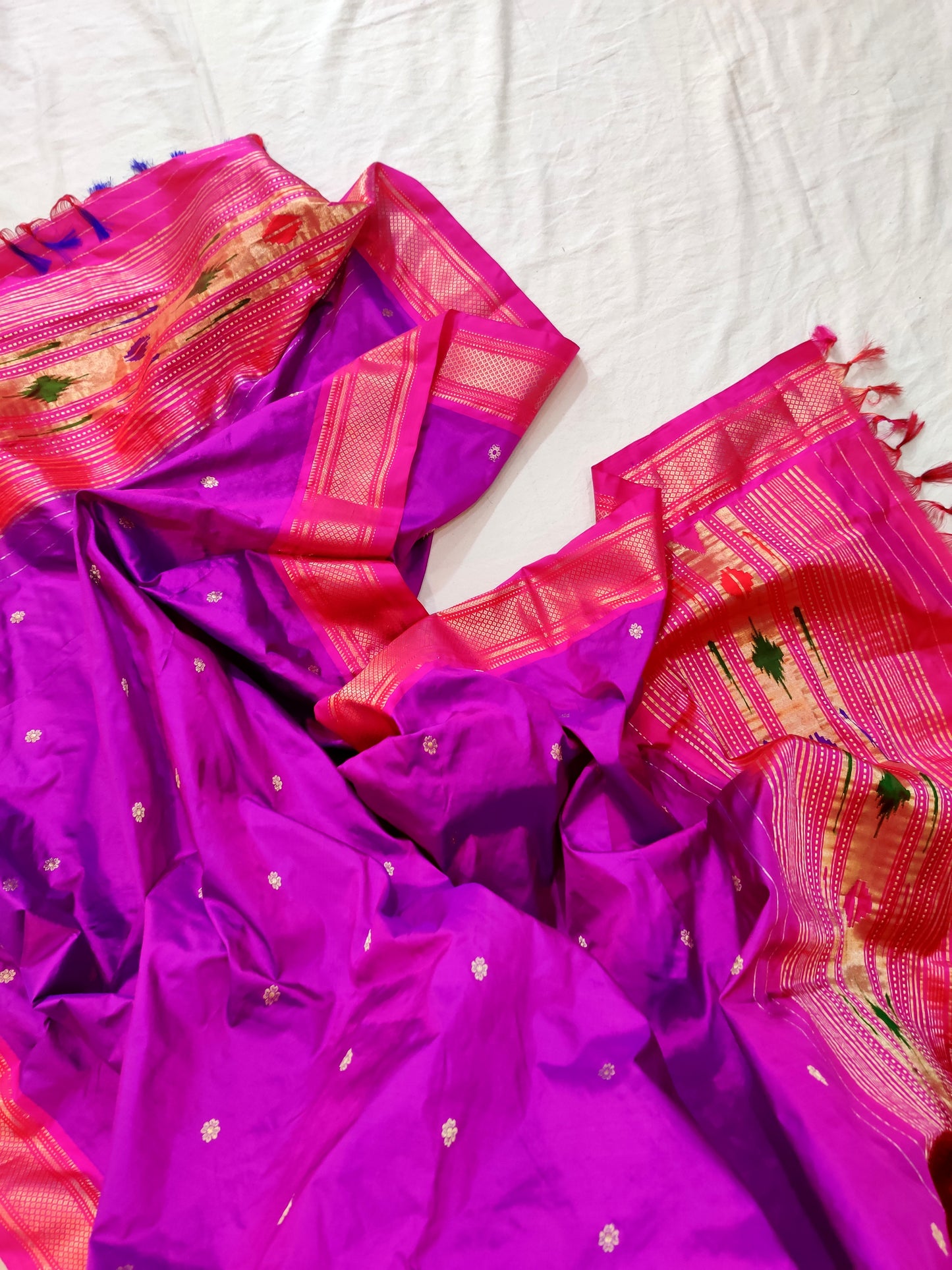 Gulabi Elegance: The Handwoven Paithani Dupatta