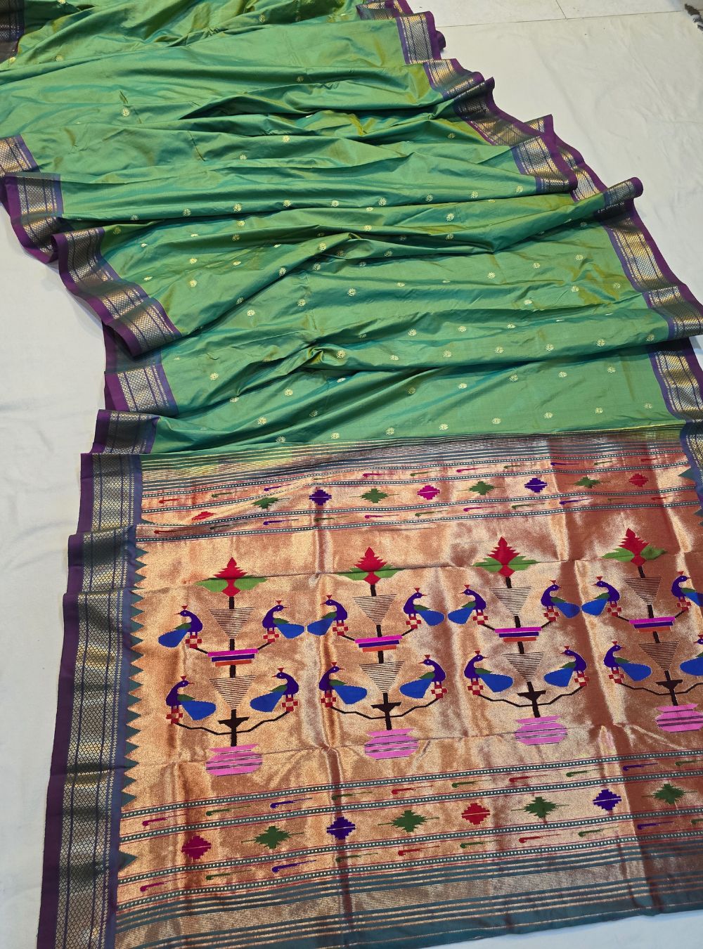 Green Mor Popat Elegance: Traditional Manchali Paithani