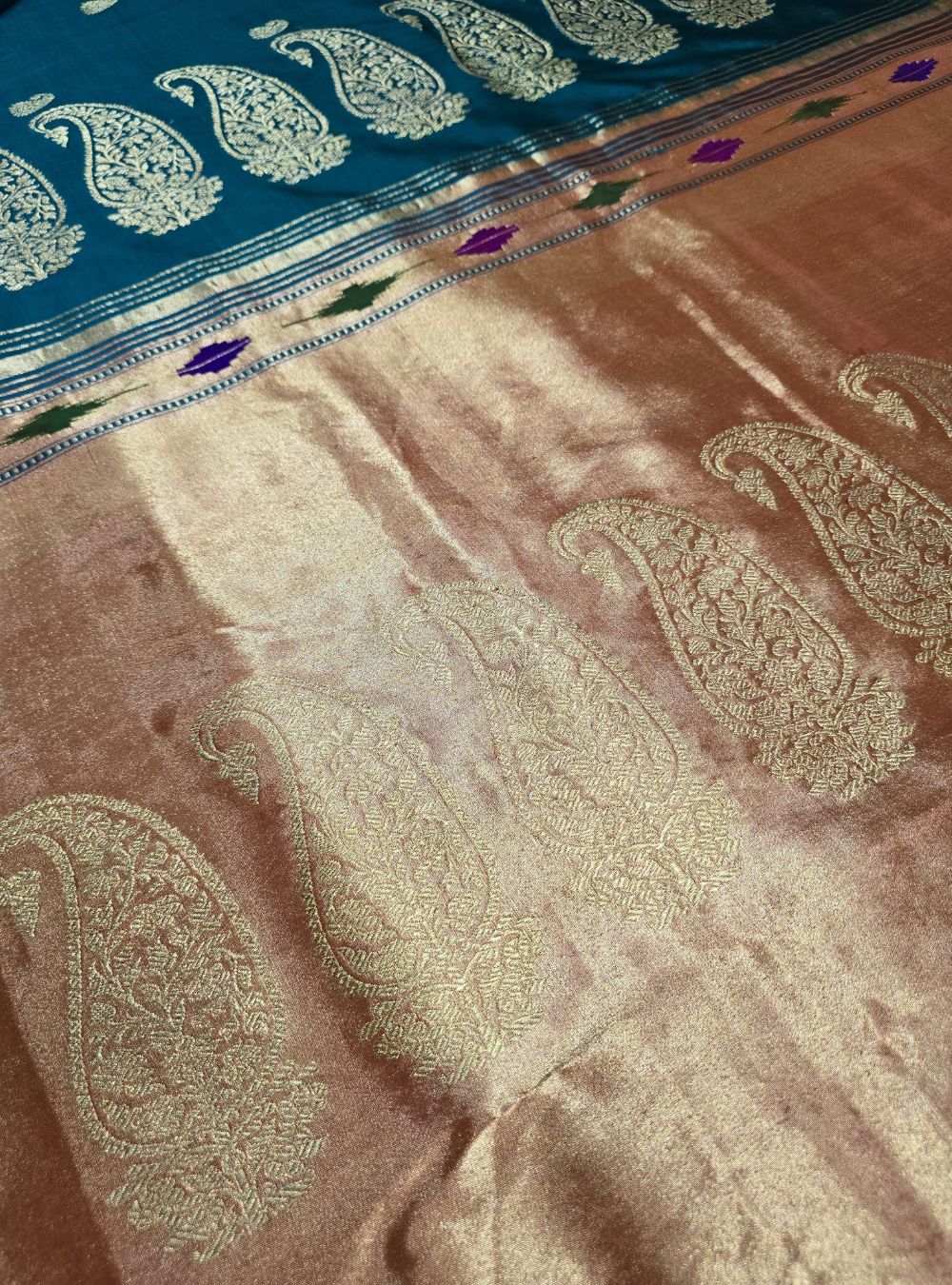 Deep Forest Green Golden Glow: The Exclusive Tissue Paithani