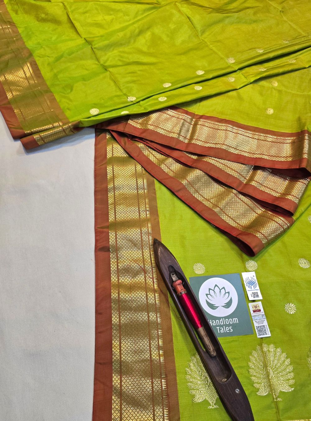 Parrot Green Tissue Elegance: The Coconut Border Paithani