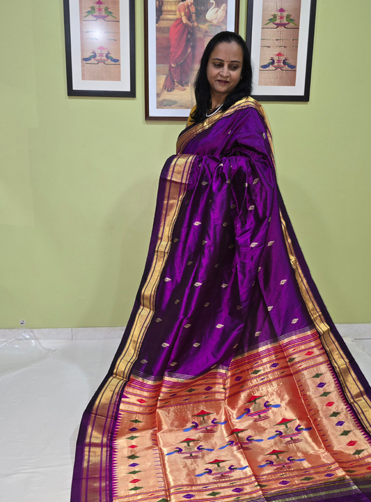 Graceful Legacy: The Refined Traditional Paithani - Baingani