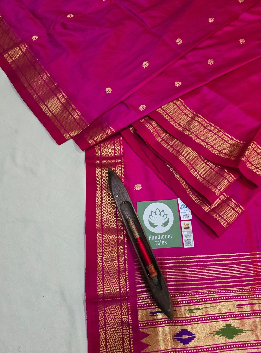 Pink Mor Popat Elegance: Traditional Manchali Paithani