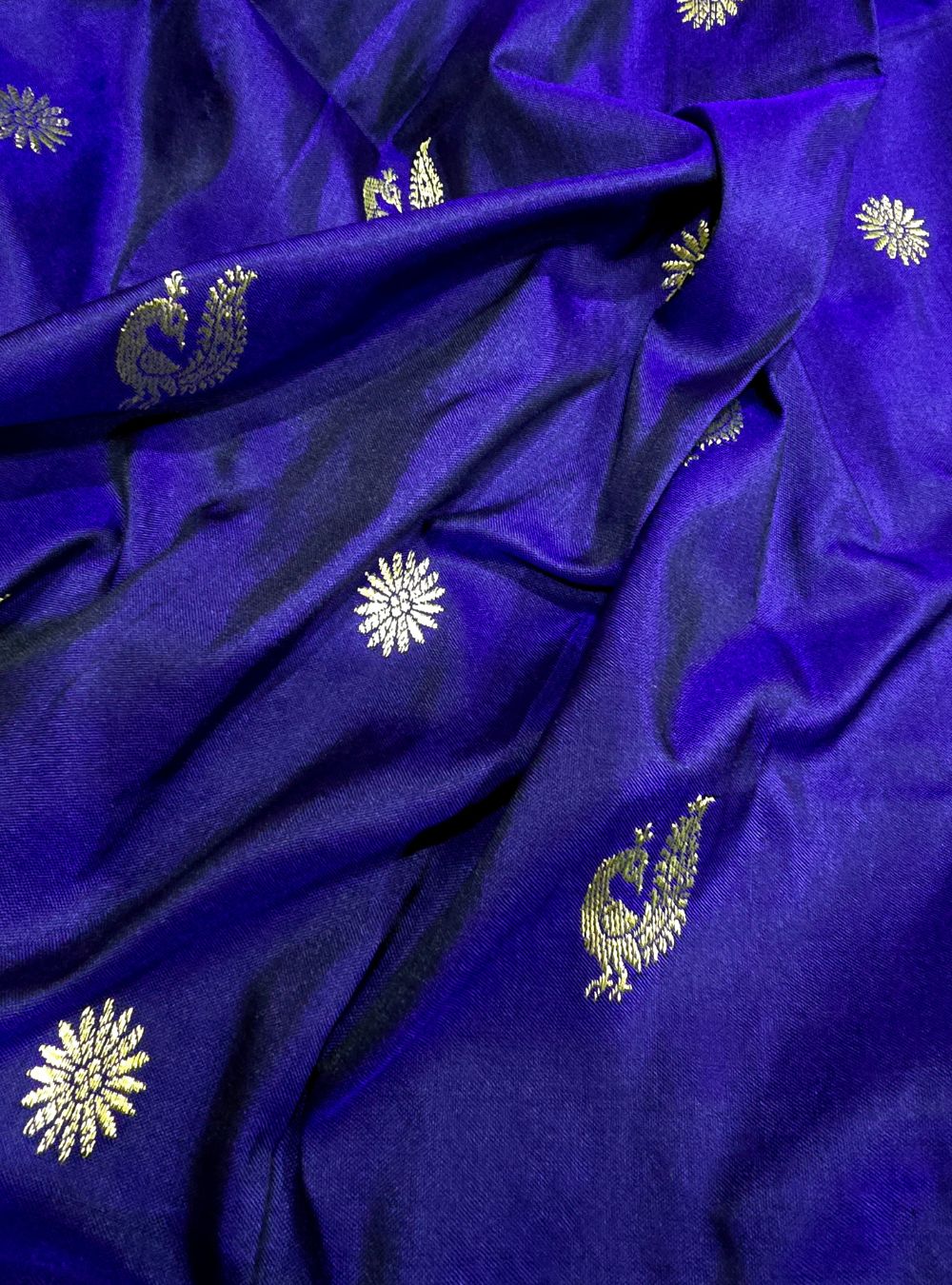 Deep Purple with Red Border Tissue Elegance: The Chatai Border Paithani