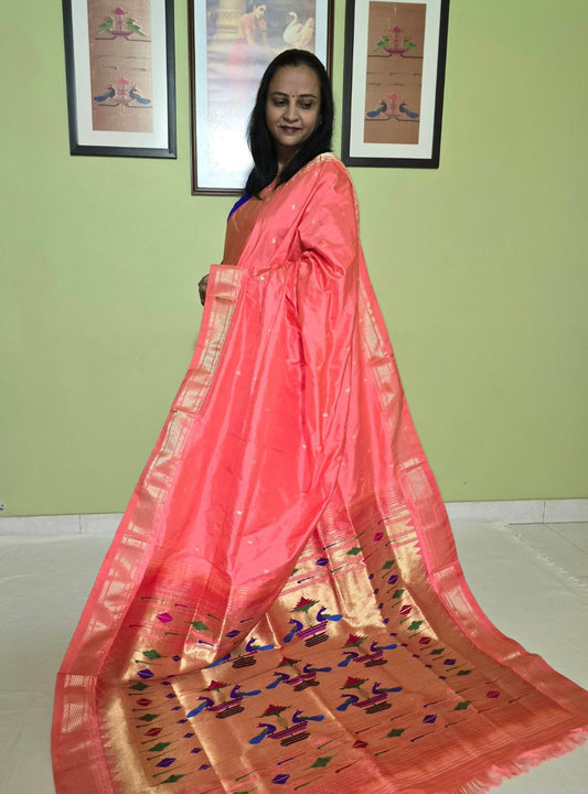 Light pink with Pink border- Mor Popat Elegance: Traditional Manchali Paithani